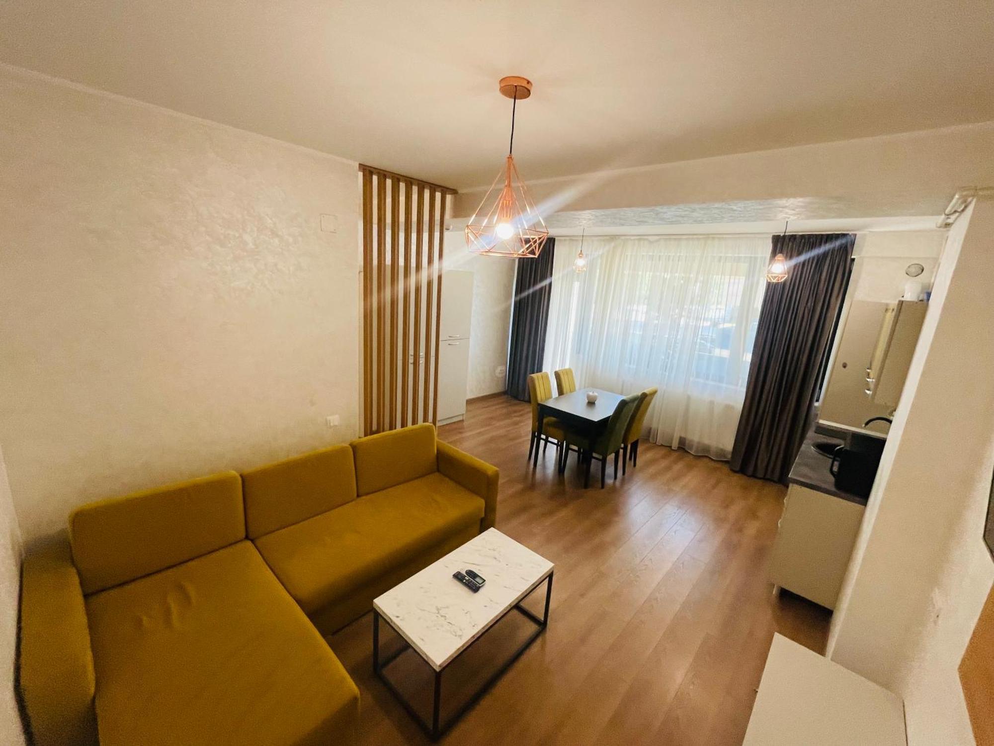 Myamar Solid Butoaie * Mamaia