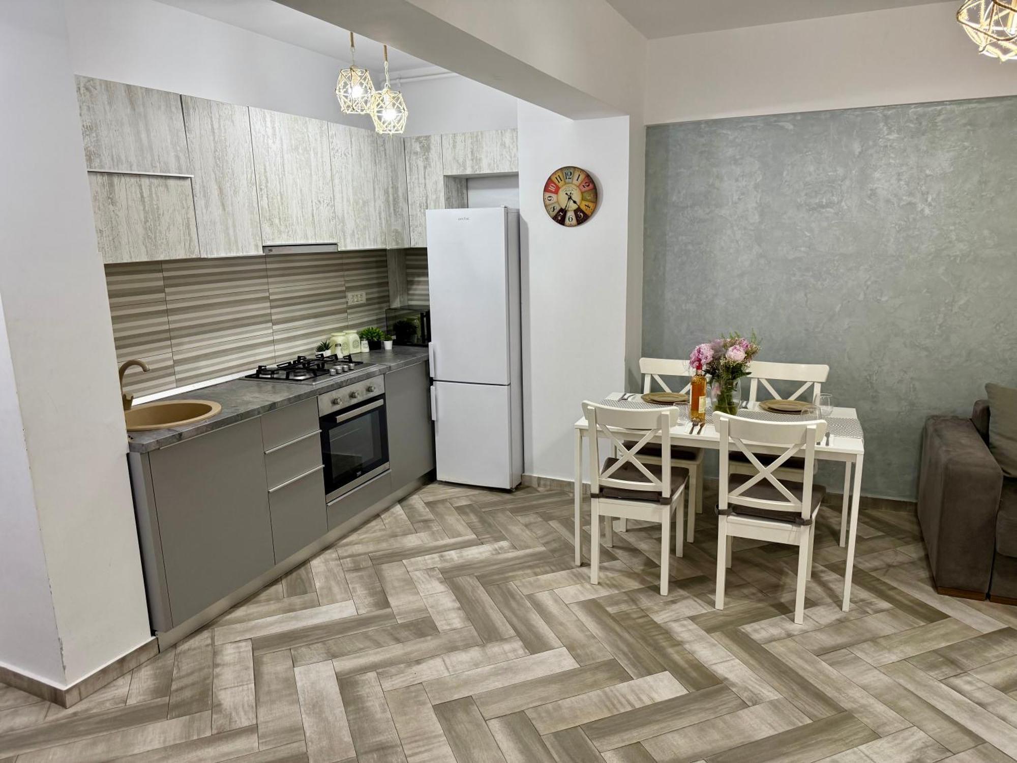 Myamar Solid Butoaie Mamaia