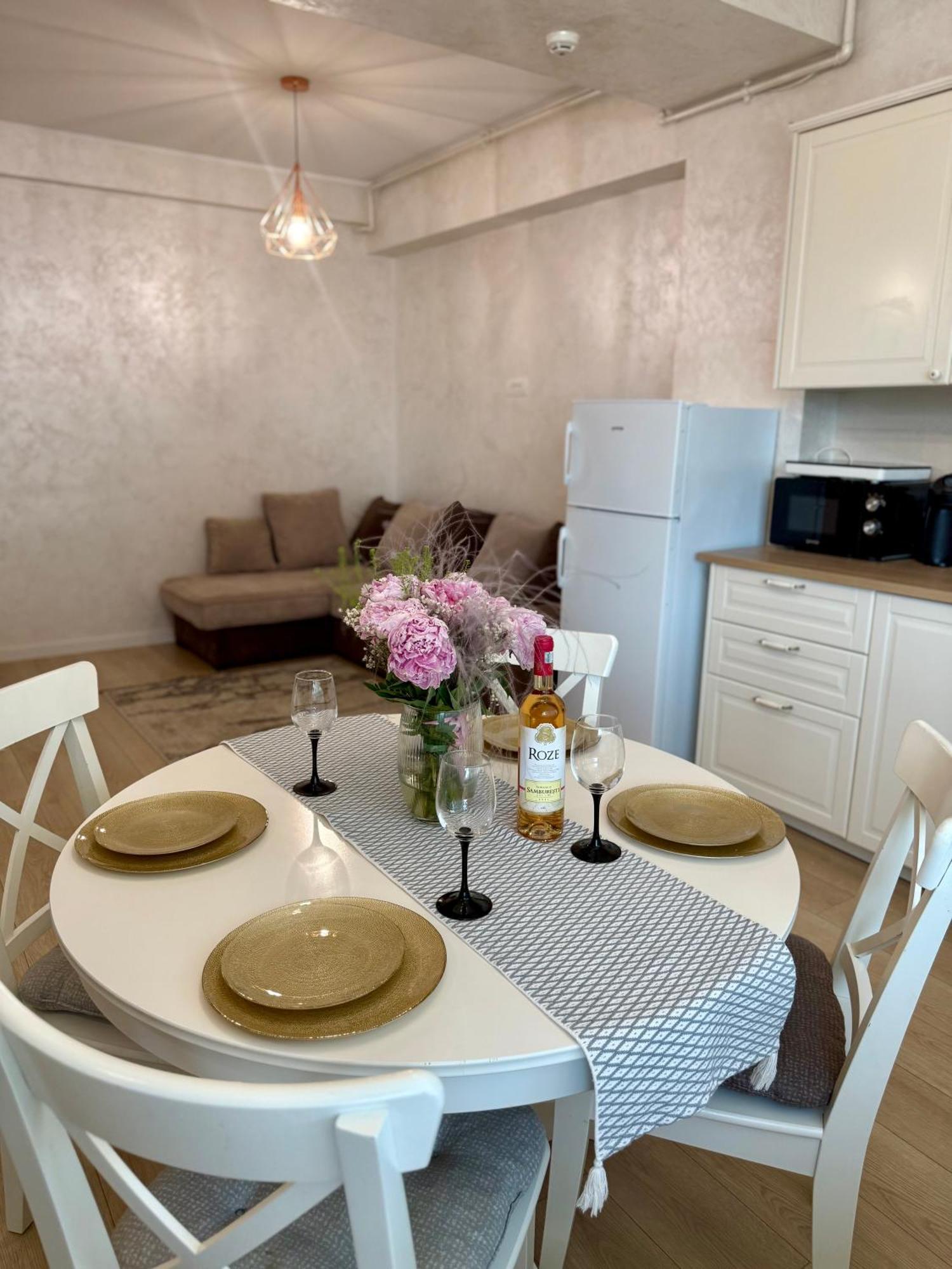 Myamar Solid Butoaie * Mamaia