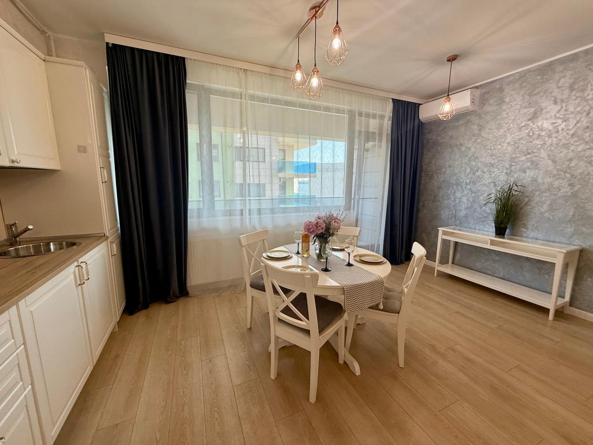 Myamar Premium Mamaia