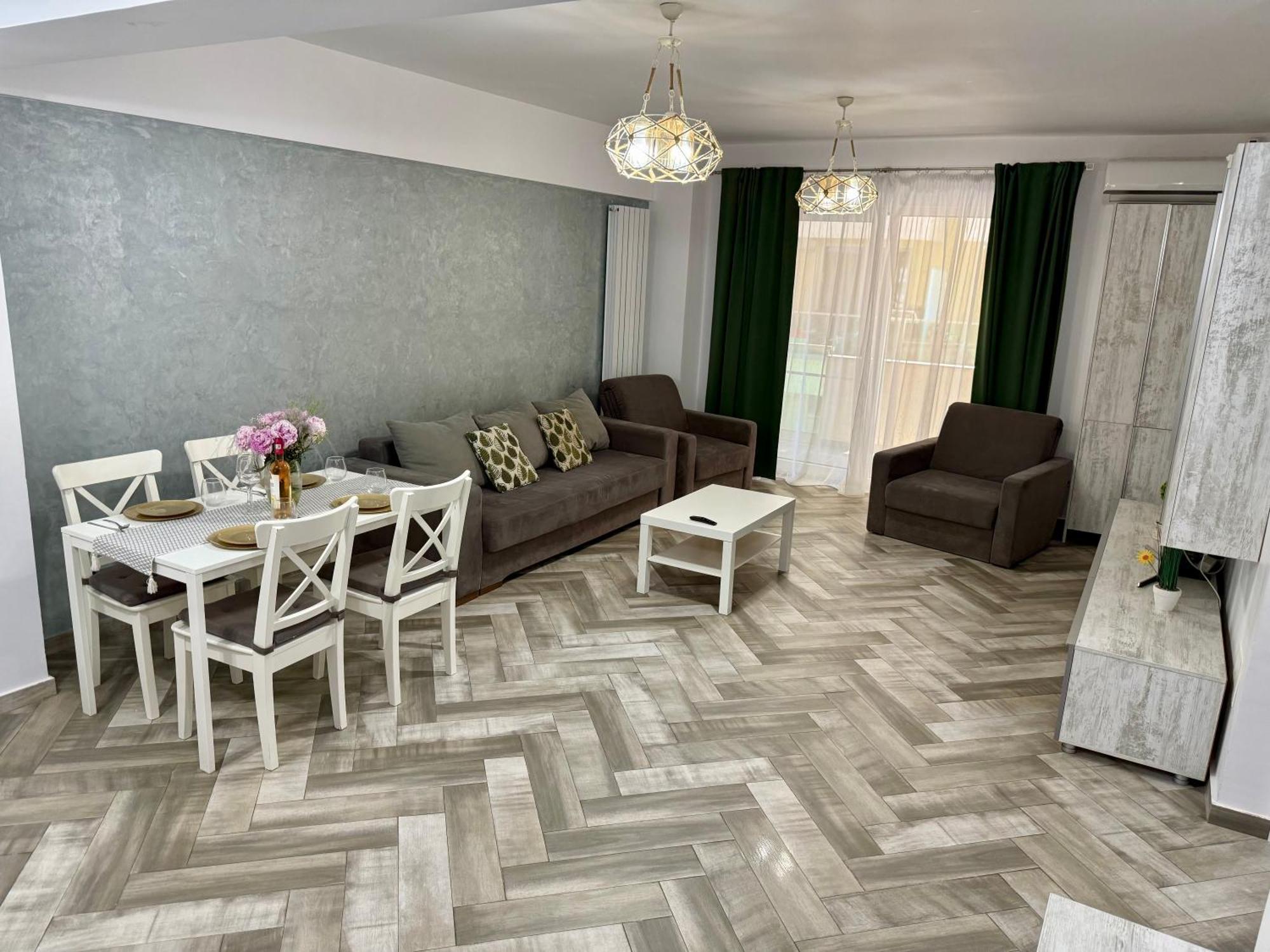 Myamar Solid Butoaie * Mamaia