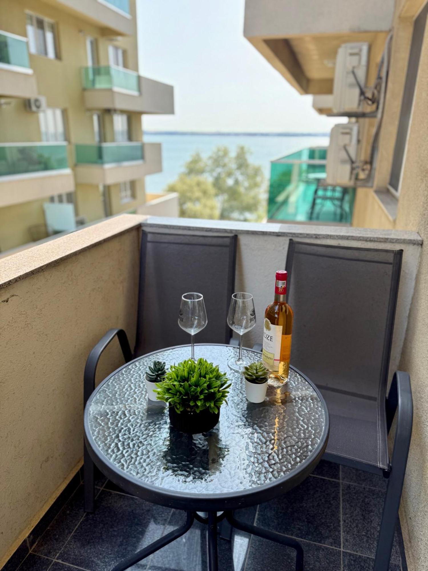 Myamar Solid Butoaie Apartament