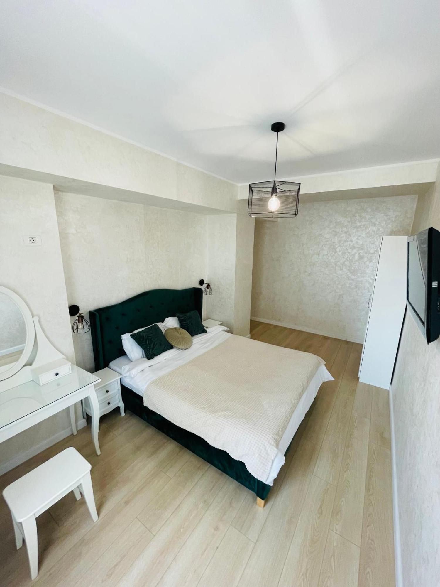 Myamar Premium *