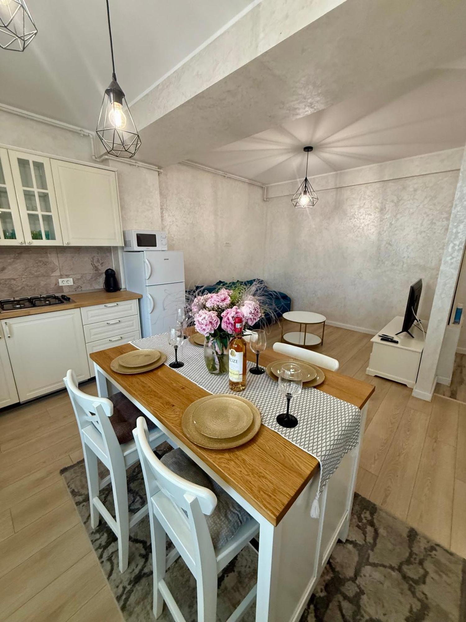 Myamar Solid Butoaie Apartament